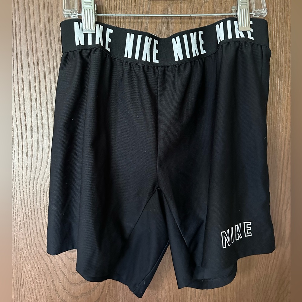 Girls Nike DriFit athletic shorts XL black and white